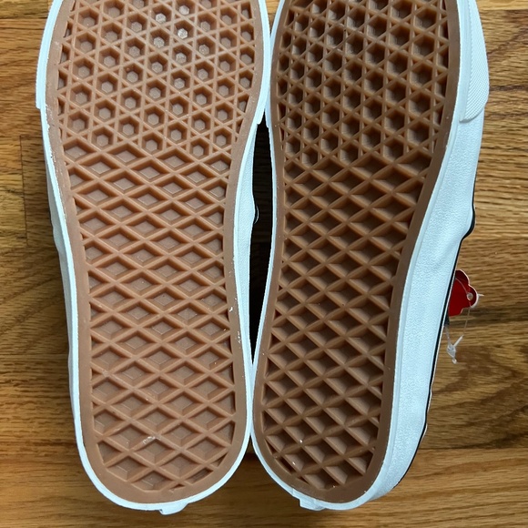 Vans black leather ‘Off The Wall’ slip on sneakers women’s 6.5 NWT - Picture 6 of 15